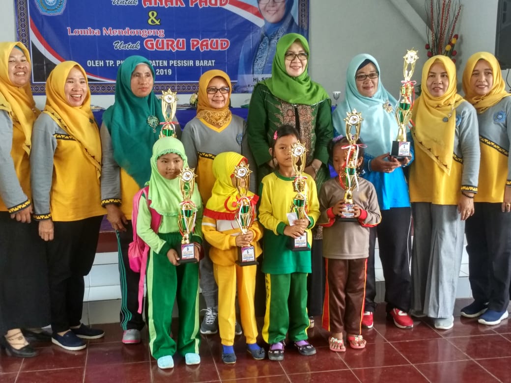 02 Juara lomba mewarnai TK 2019